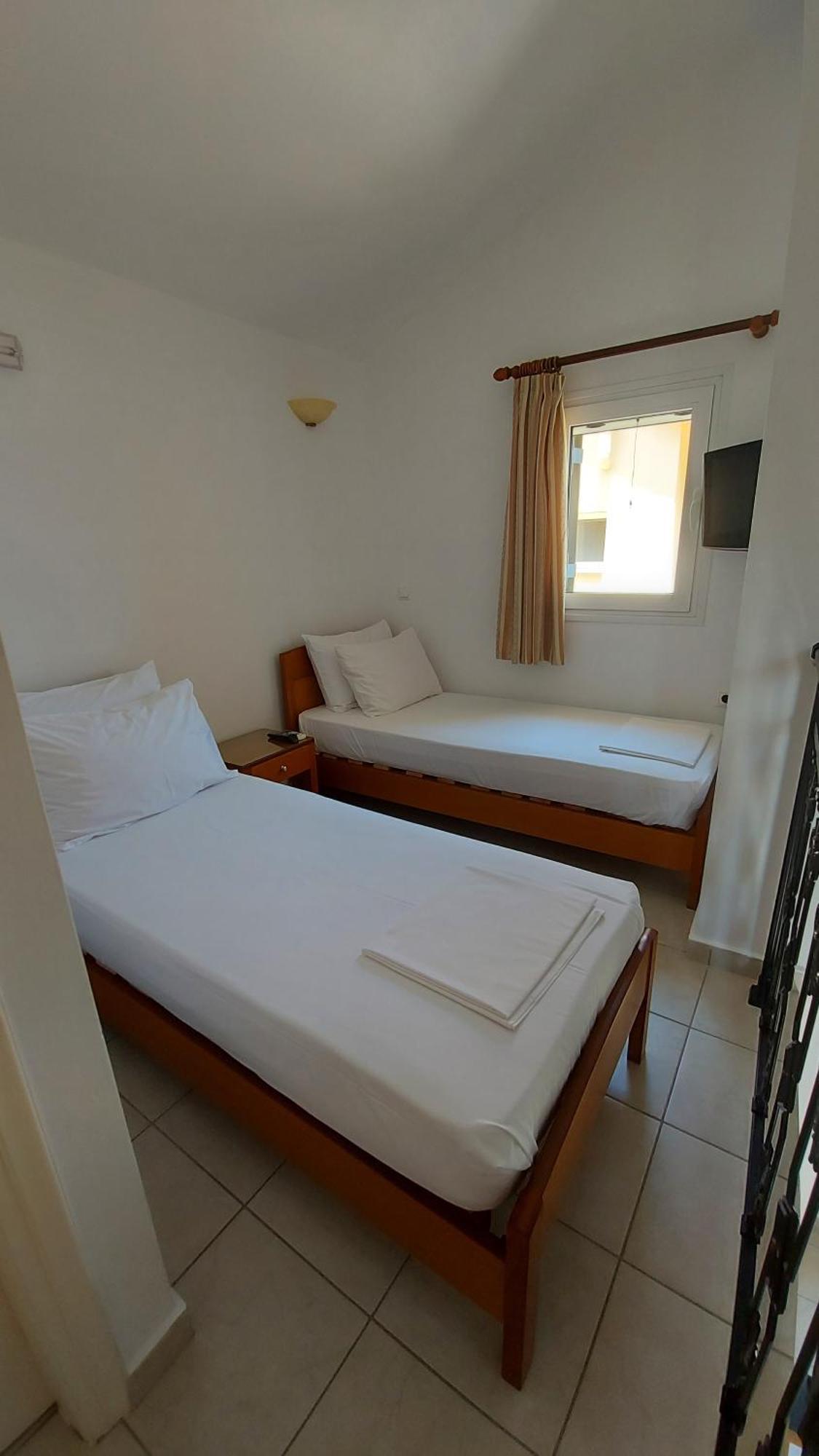 C-View Apartments Megalochori  الغرفة الصورة