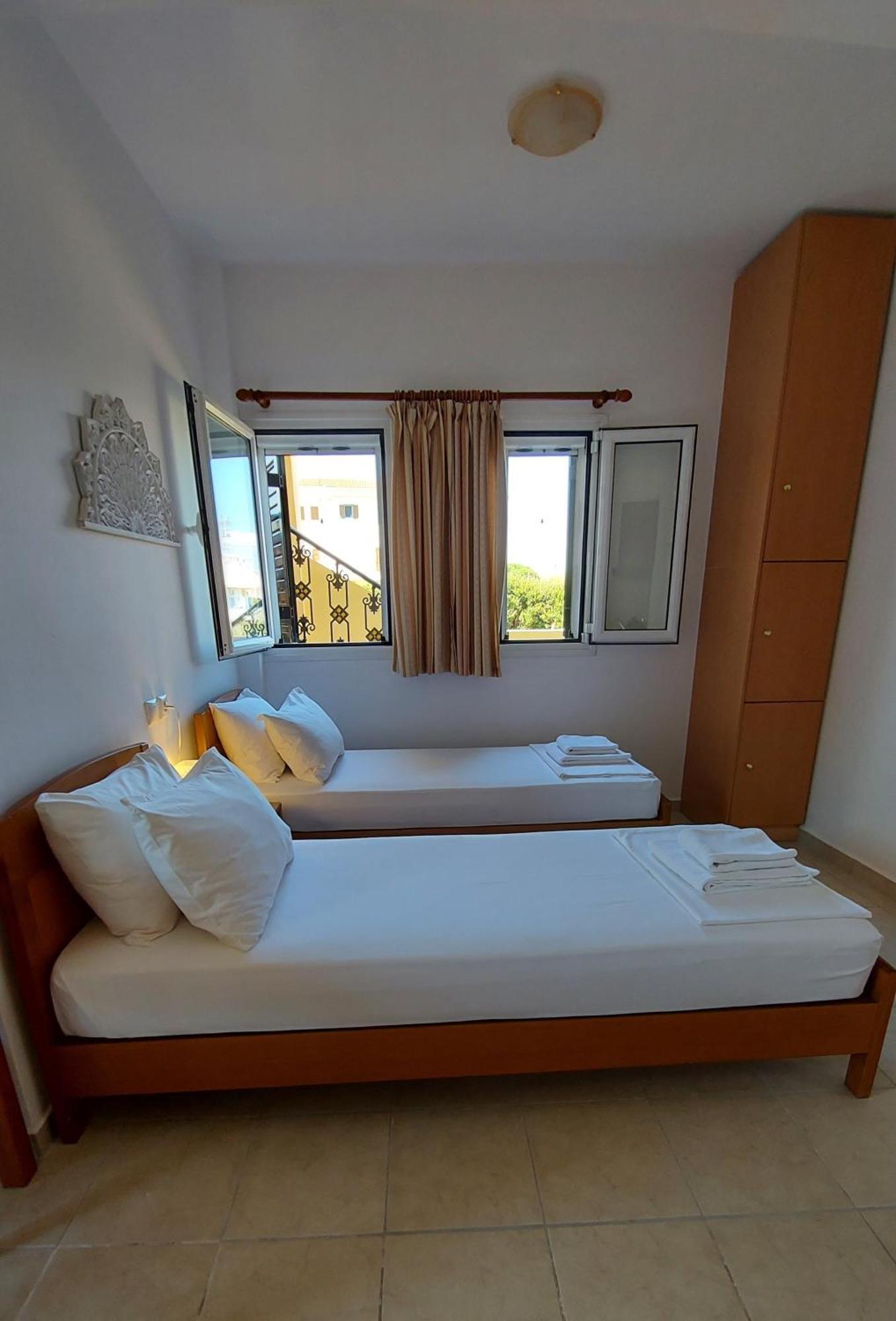 C-View Apartments Megalochori  الغرفة الصورة
