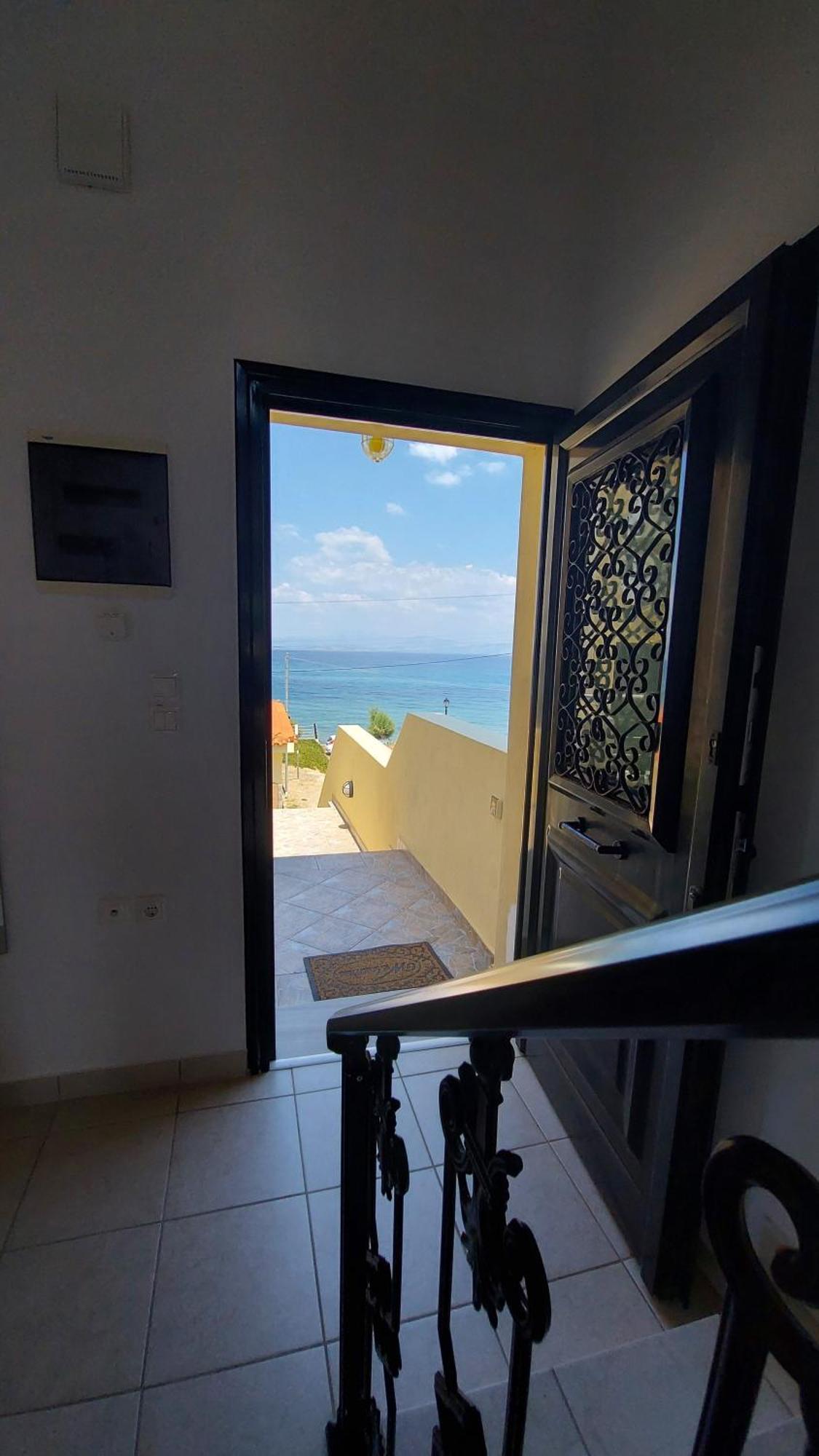 C-View Apartments Megalochori  الغرفة الصورة